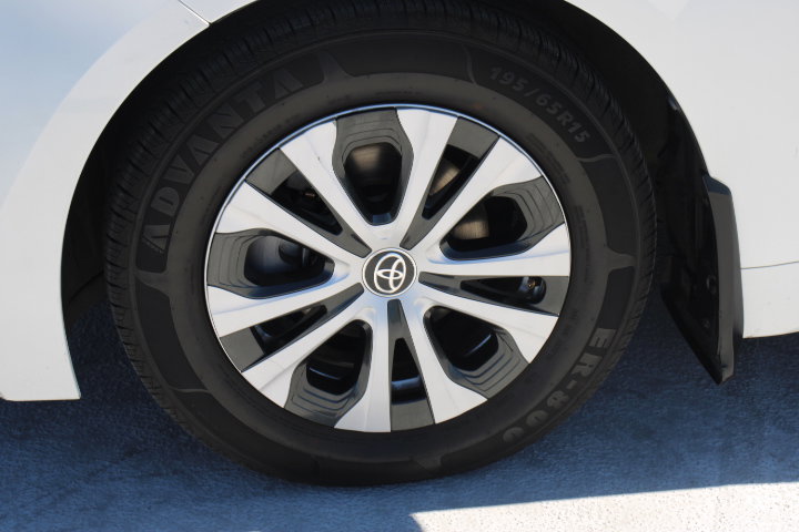 Used 2021 Toyota Corolla LE w/ Carpet Mat Package (TMS) image 9