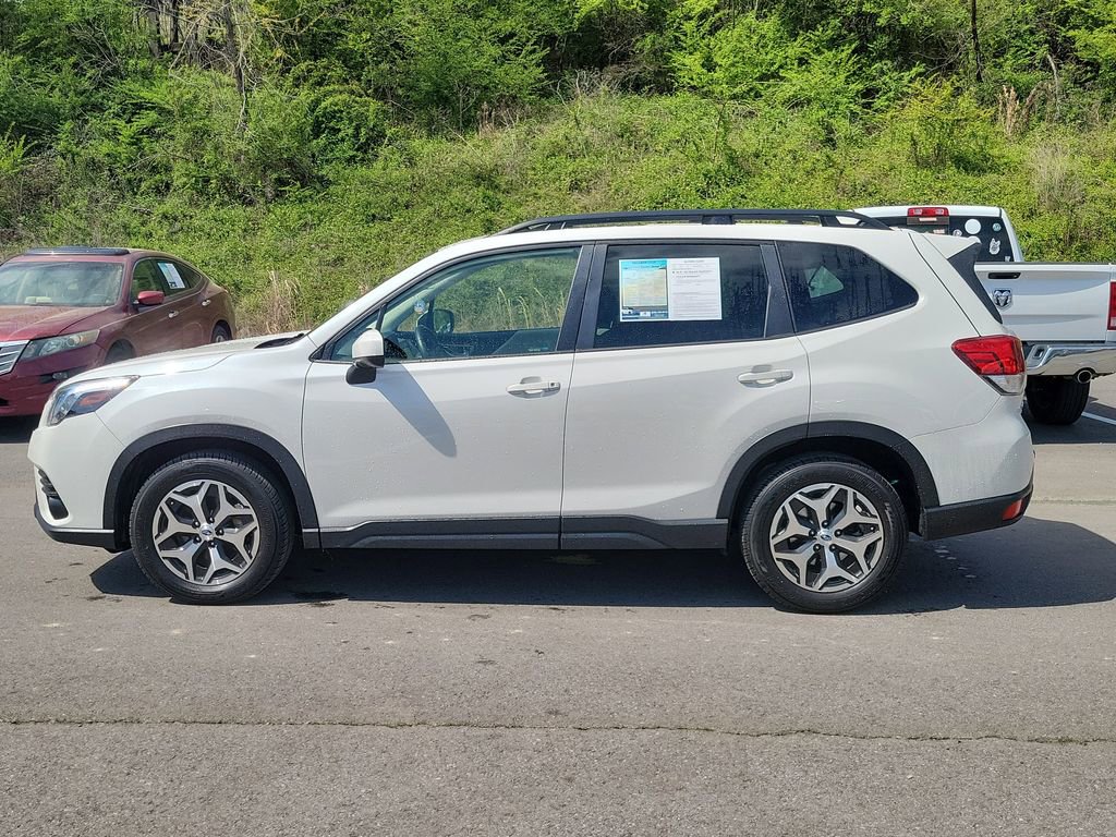Used 2023 Subaru Forester Premium image 6