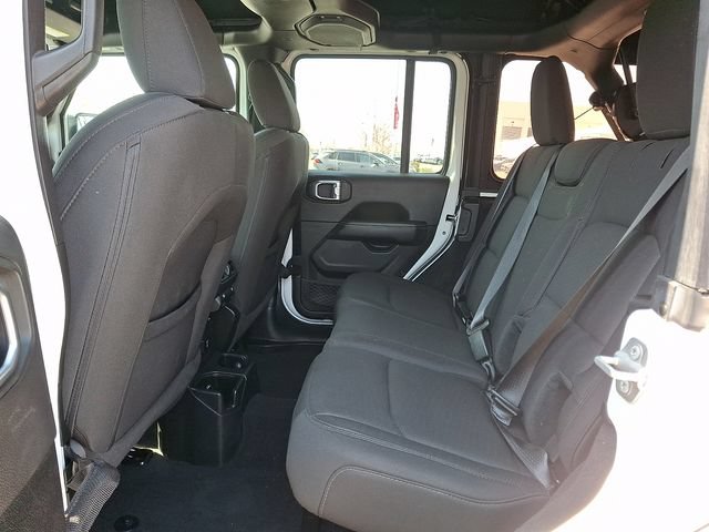 Used 2022 Jeep Wrangler Unlimited Sahara w/ LED Lighting Group AWD/4WD image 11