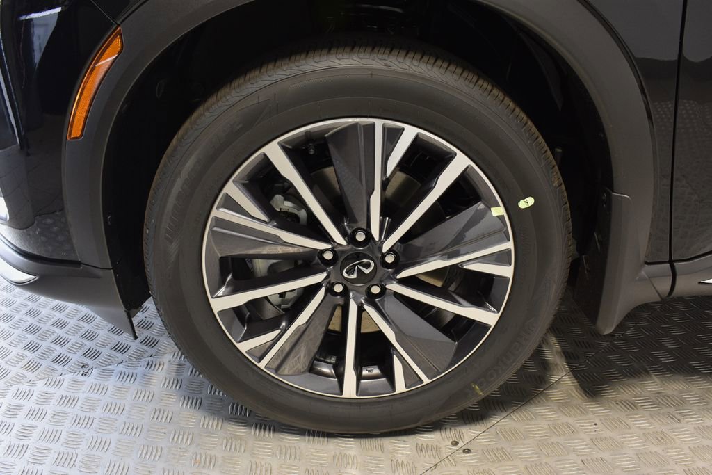 New 2026 INFINITI QX60 Luxe w/ Family Package image 30