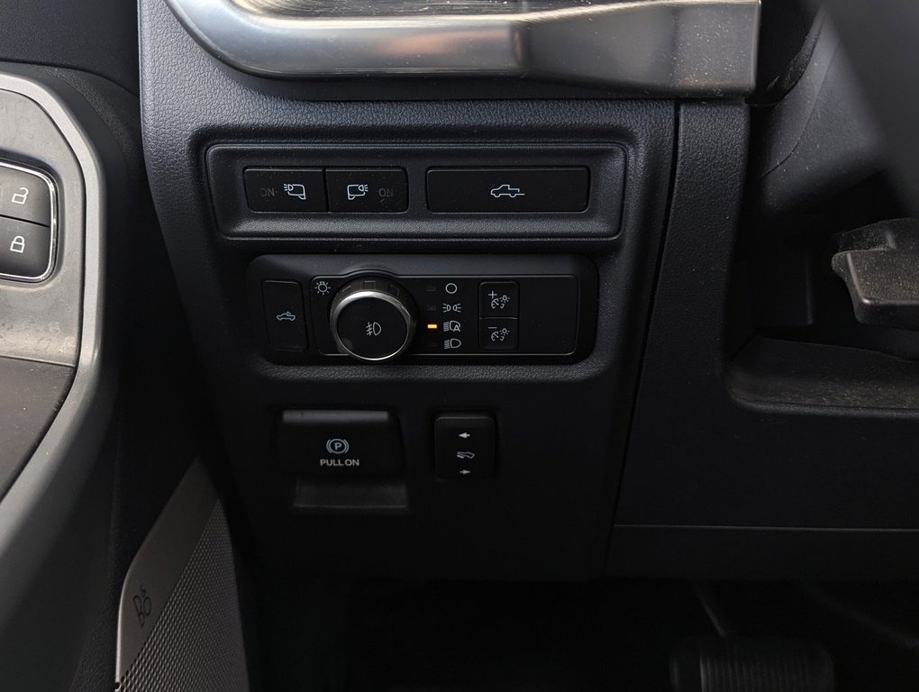 Used 2022 Ford F150 Lariat w/ Equipment Group 501A Mid image 31