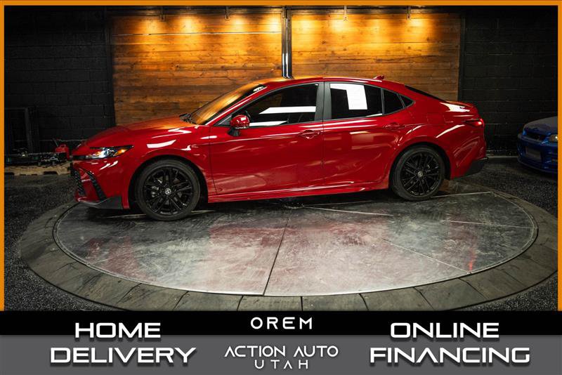 Used 2025 Toyota Camry SE w/ Convenience Package FWD image 1