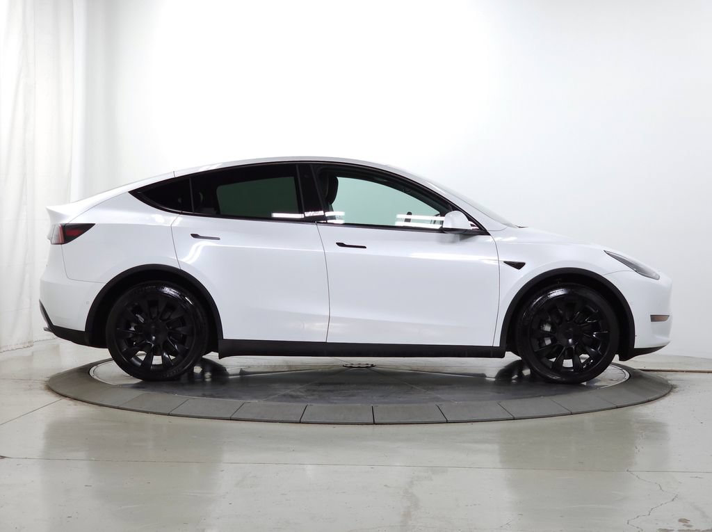 Used 2022 Tesla Model Y Long Range AWD/4WD image 12