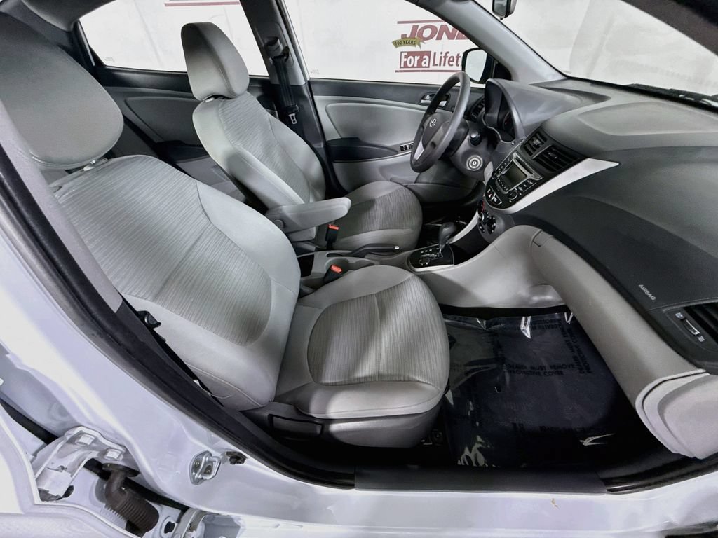 Used 2017 Hyundai Accent SE FWD image 25