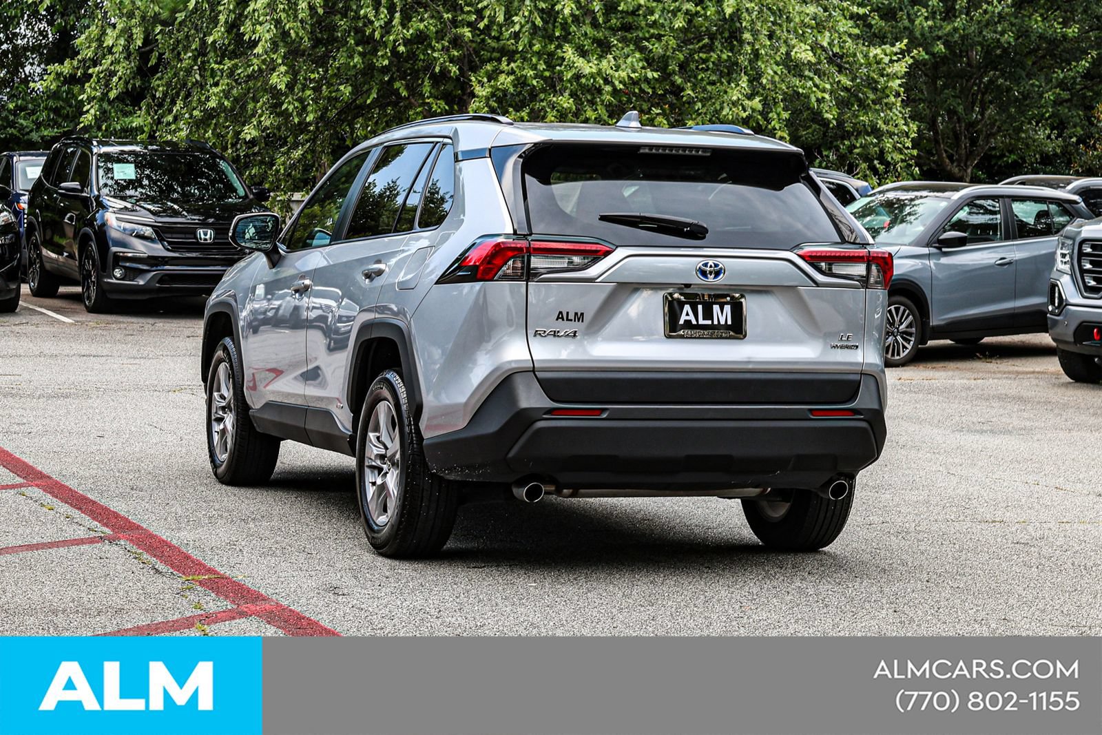 Used 2024 Toyota RAV4 LE AWD/4WD image 8