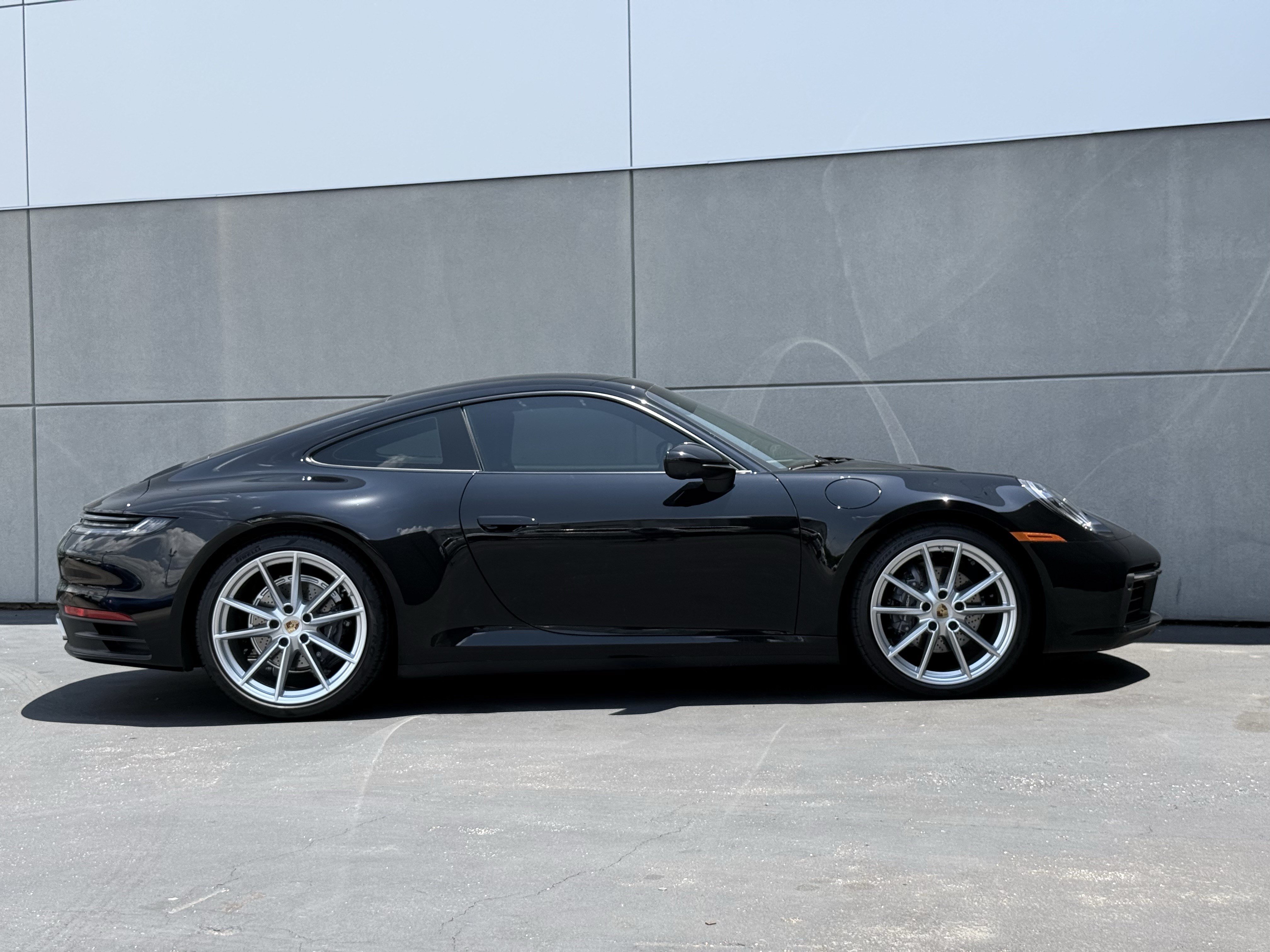 Used 2022 Porsche 911 Carrera RWD image 10