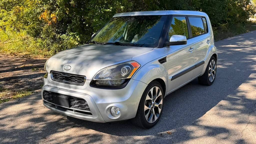 Used 2013 Kia Soul ! w/ Premium Pkg FWD image 3