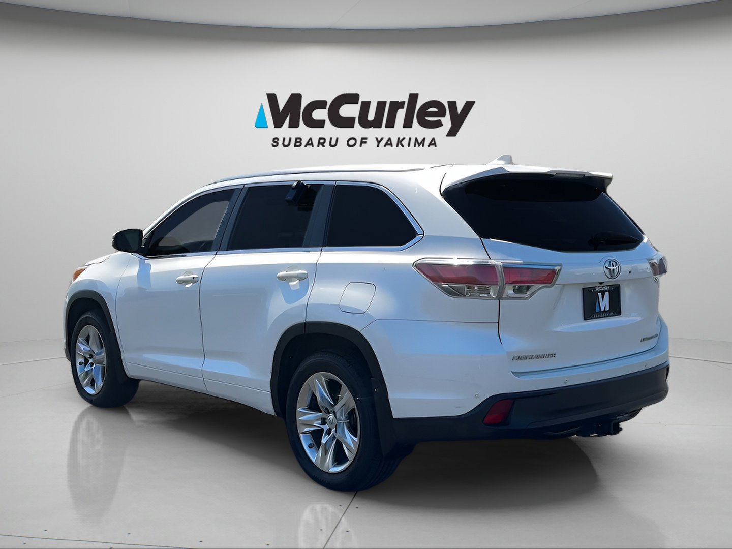 Used 2014 Toyota Highlander Limited w/ Driver Technology Package AWD/4WD image 7