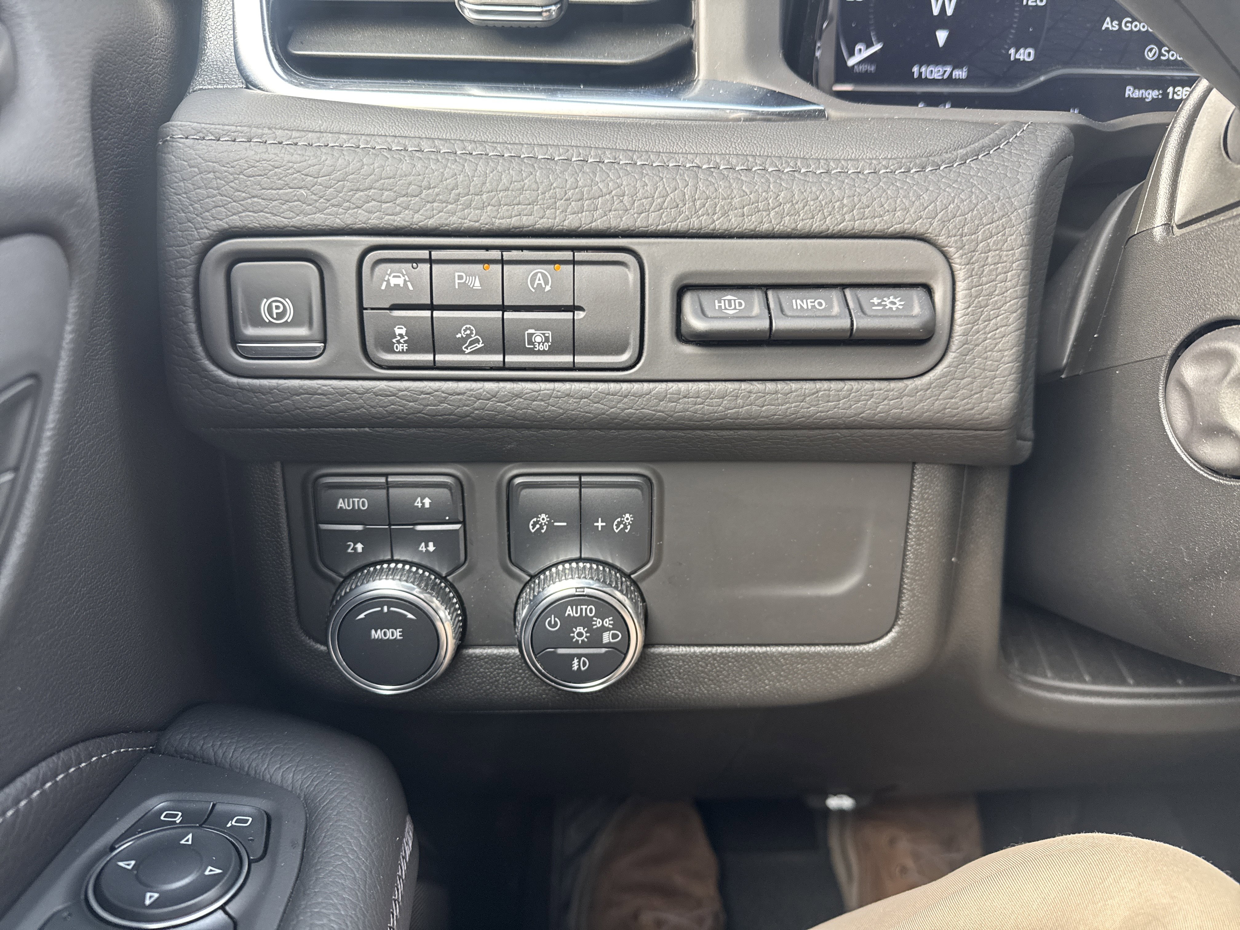 Used 2024 GMC Yukon Denali image 31