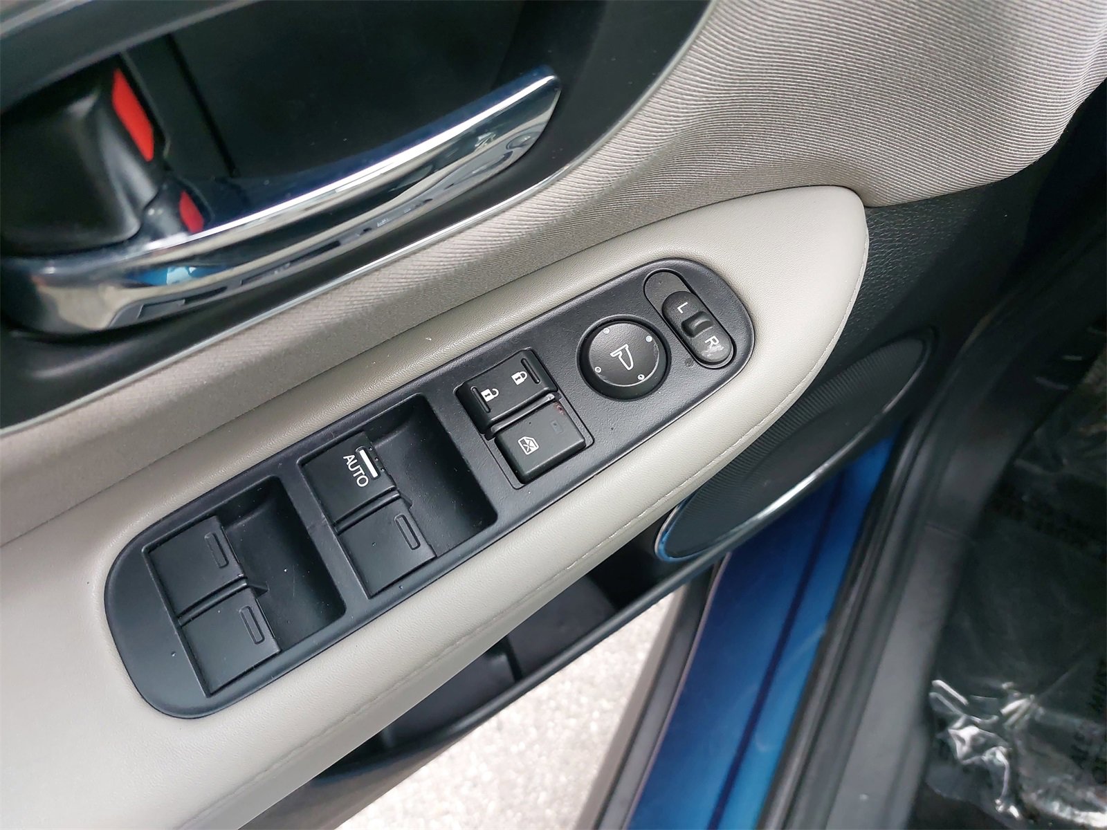 Used 2016 Honda HR-V EX image 26