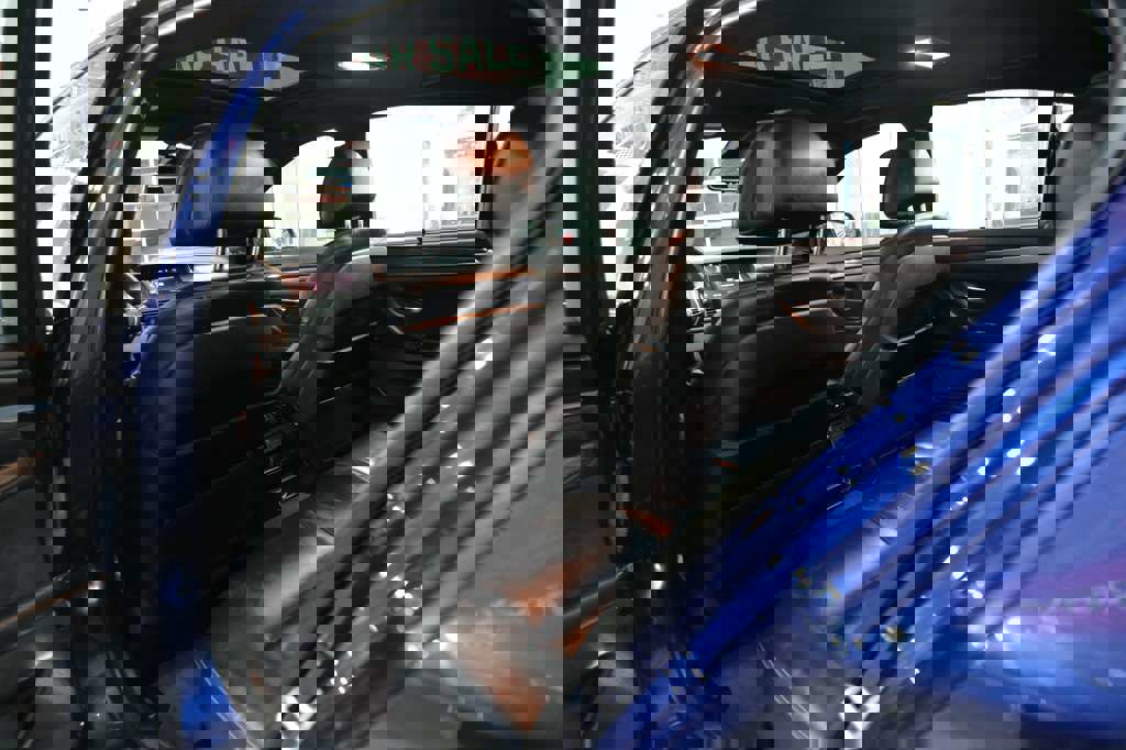 Used 2016 BMW 550i xDrive Sedan image 21