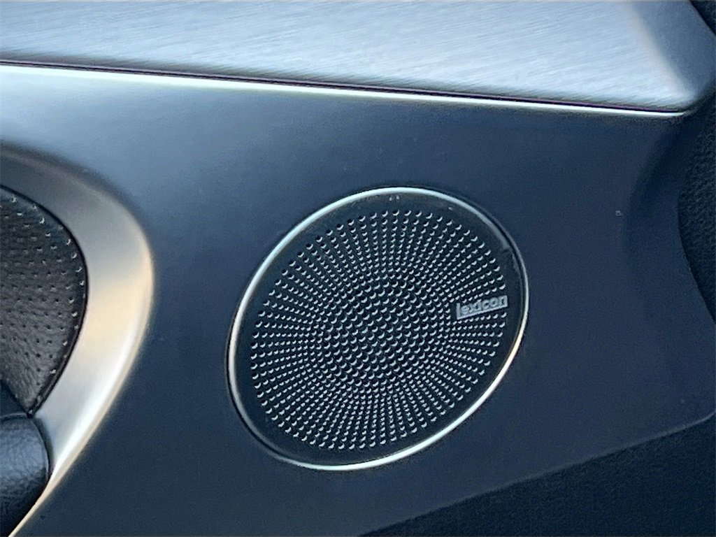 Used 2020 Genesis G70 2.0T w/ Elite Package image 17