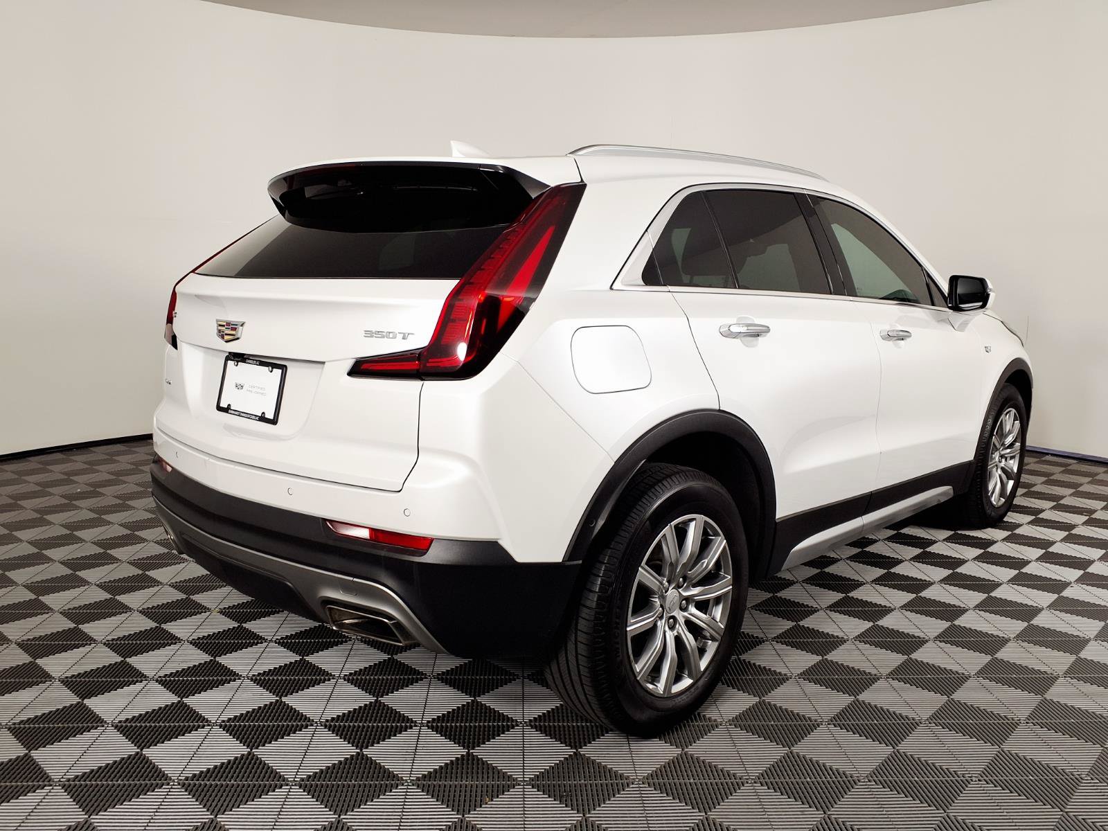 Certified 2023 Cadillac XT4 Premium Luxury w/ Technology Package AWD/4WD image 4