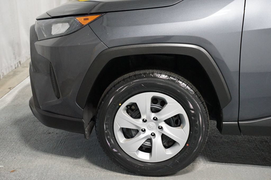 Used 2022 Toyota RAV4 LE FWD image 5