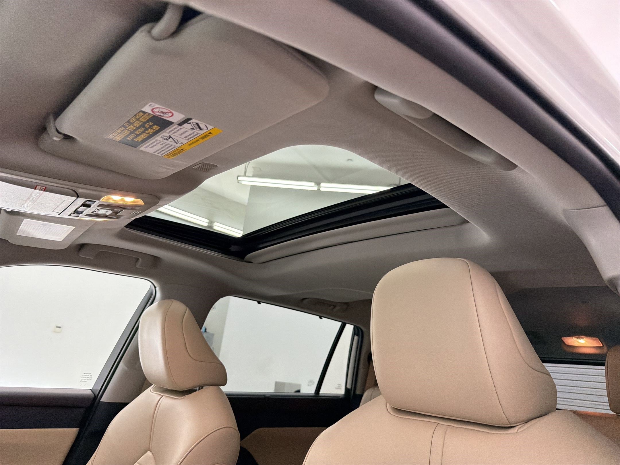 Used 2022 Toyota Highlander XLE FWD image 15