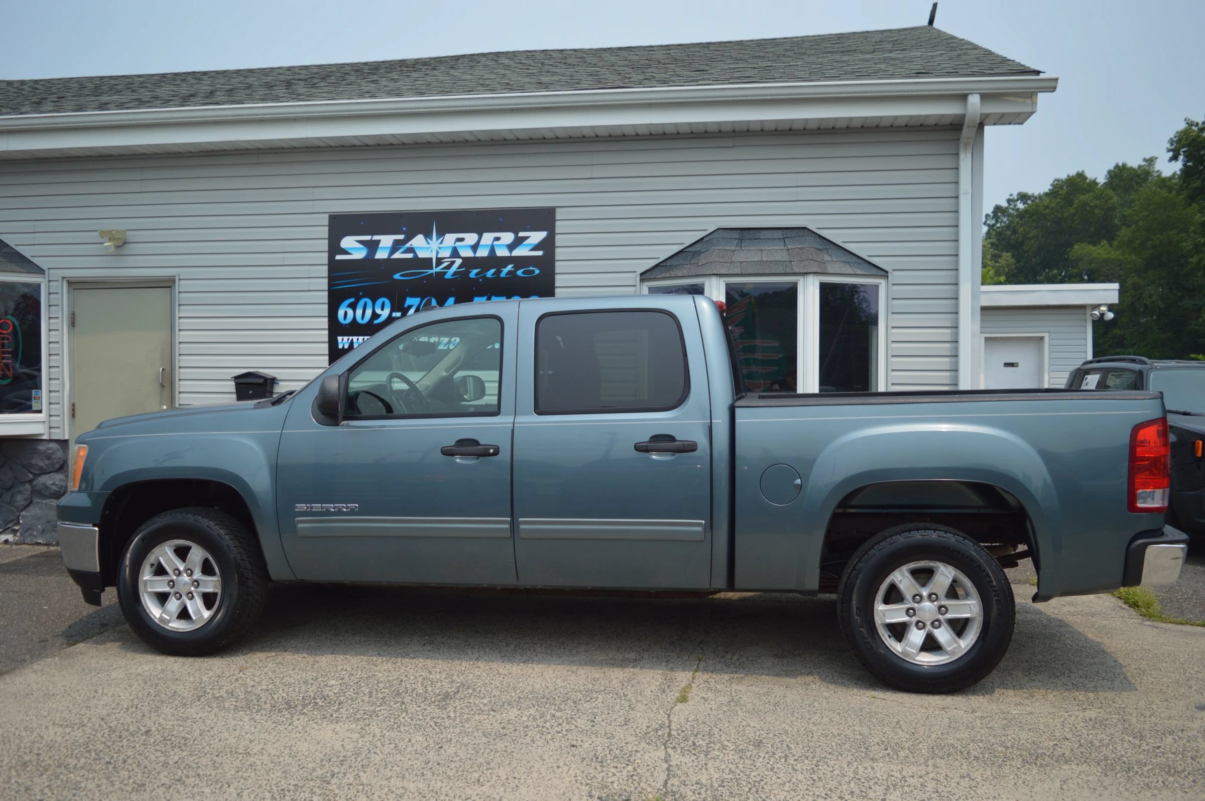 Used 2011 GMC Sierra 1500 SLE w/ Power Tech Package RWD image 2