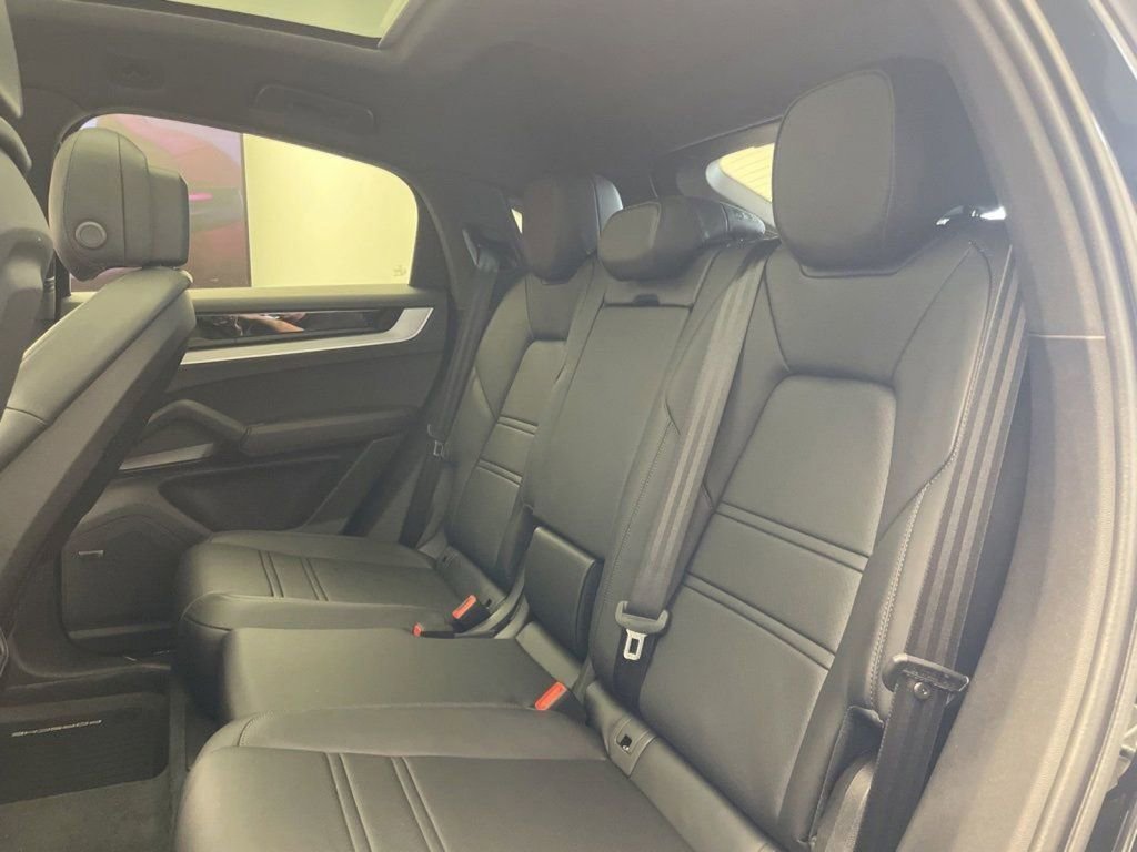 New 2025 Porsche Cayenne Coupe AWD/4WD image 18