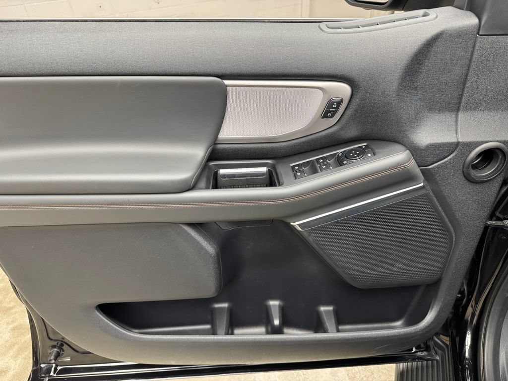 Certified 2025 Ford Expedition Active AWD/4WD image 11