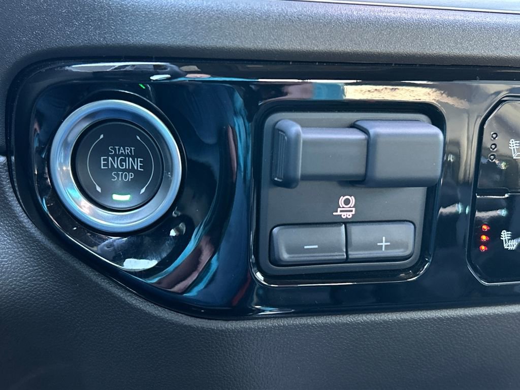 Used 2025 Chevrolet Silverado 1500 LT w/ Z71 Off-Road Package image 16