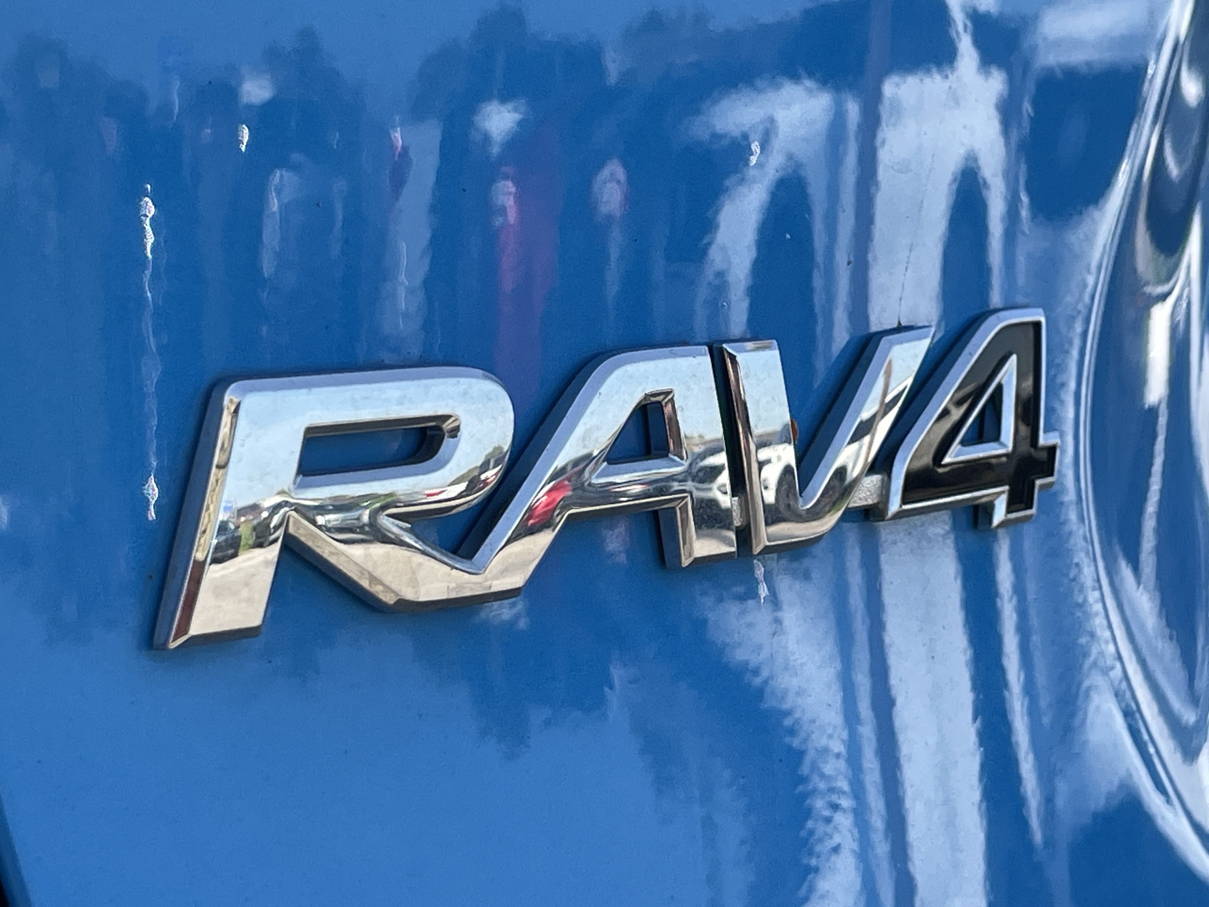 Used 2021 Toyota RAV4 LE AWD/4WD image 7