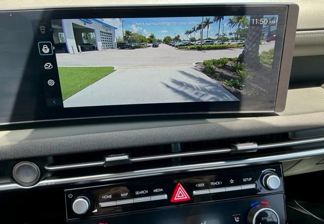 Used 2025 Hyundai Santa Cruz Limited AWD/4WD image 37