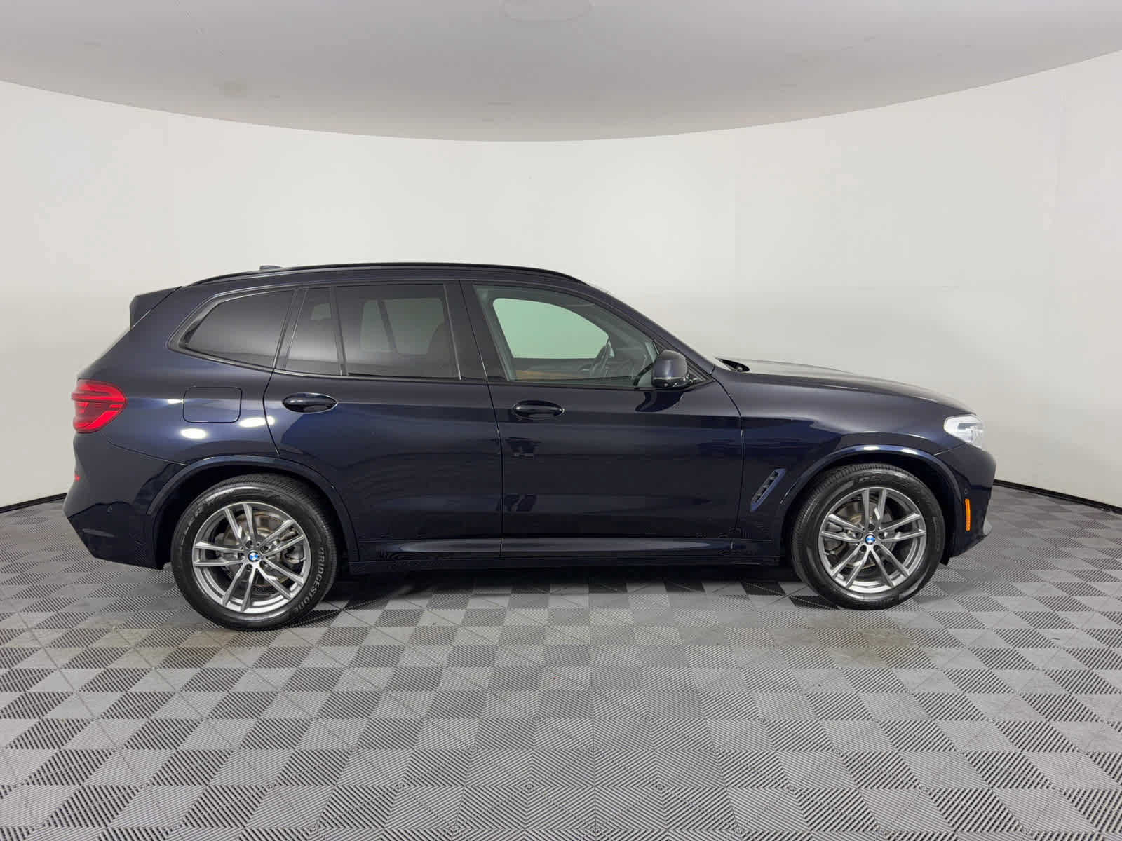 Used 2019 BMW X3 sDrive30i w/ M Sport Package 2 RWD image 2