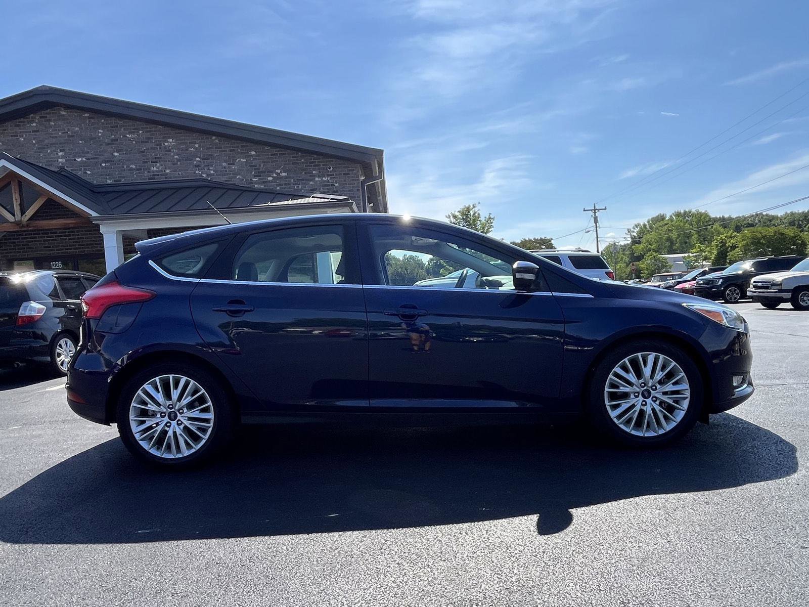 Used 2017 Ford Focus Titanium w/ Titanium Technology Package FWD image 25