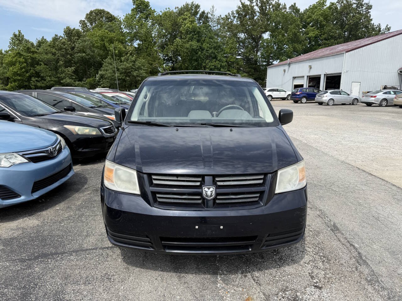 Used 2010 Dodge Grand Caravan Hero FWD image 4