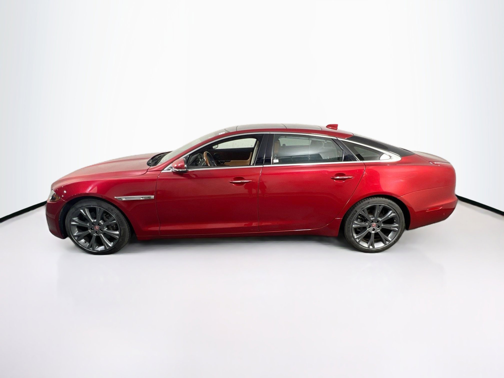 Used 2019 Jaguar XJ L Portfolio image 8