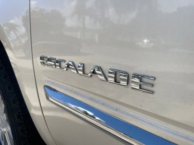 Used 2013 Cadillac Escalade 2WD image 42