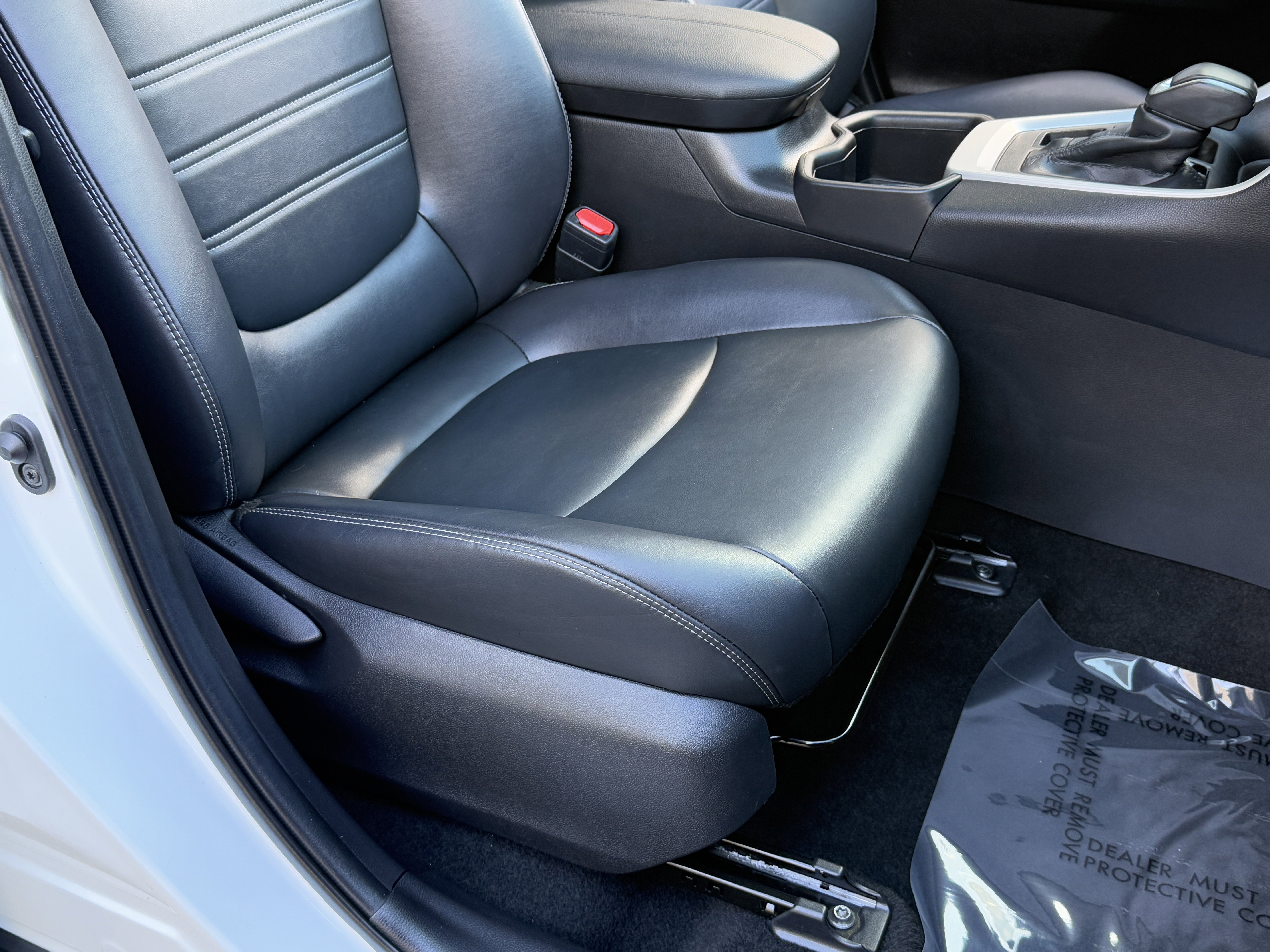 Used 2022 Toyota RAV4 XLE Premium image 22