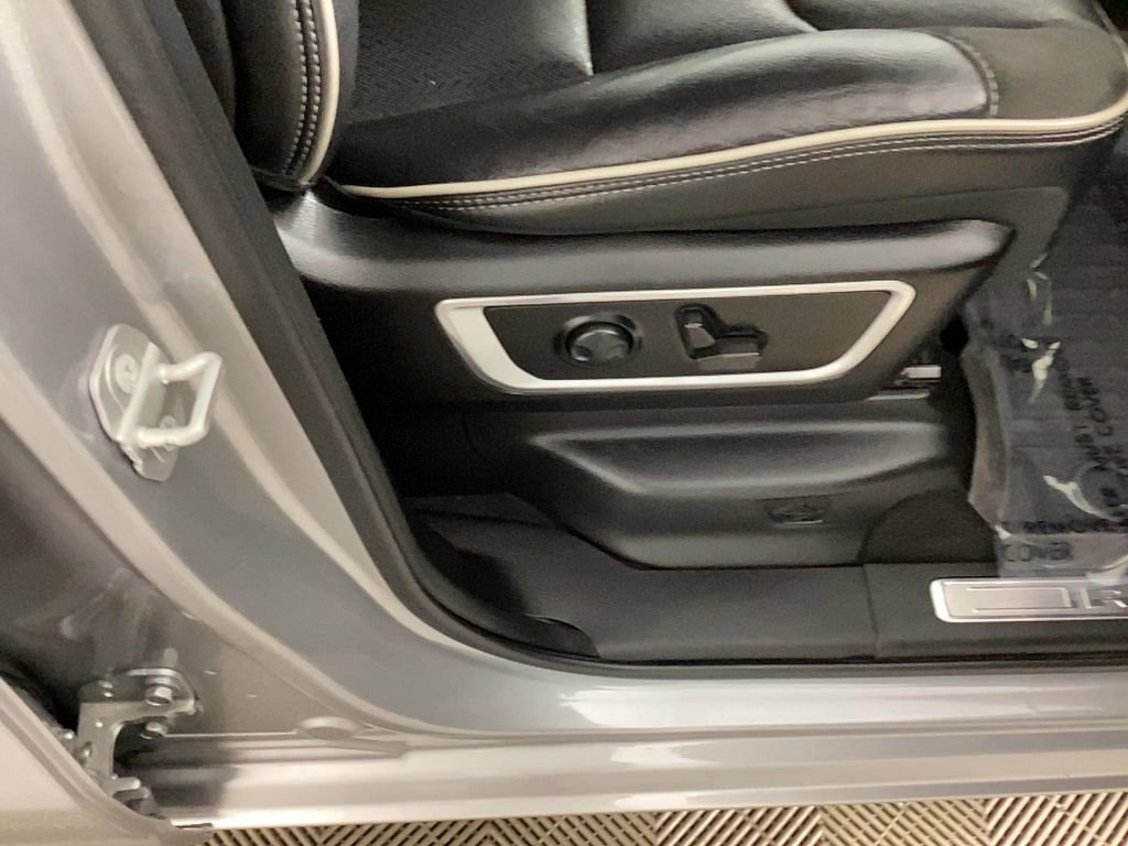 Used 2022 RAM 1500 Laramie w/ Sport Appearance Package image 8