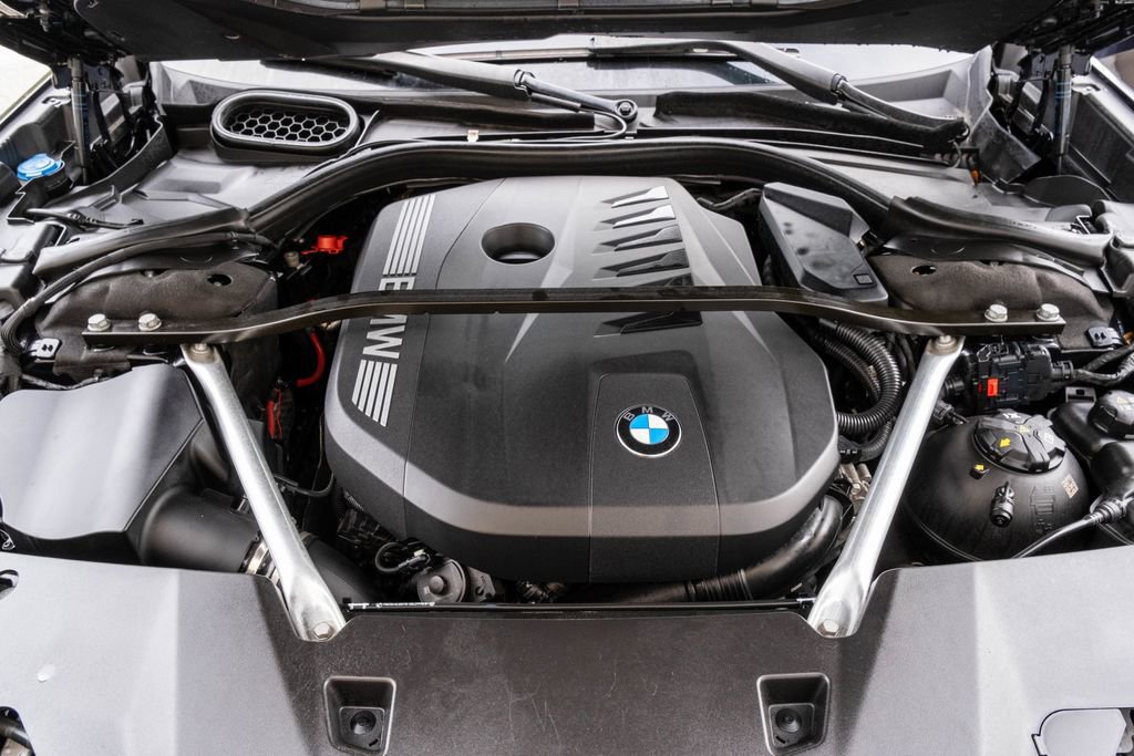 Used 2023 BMW 740i w/ Parking Assistance Package image 34