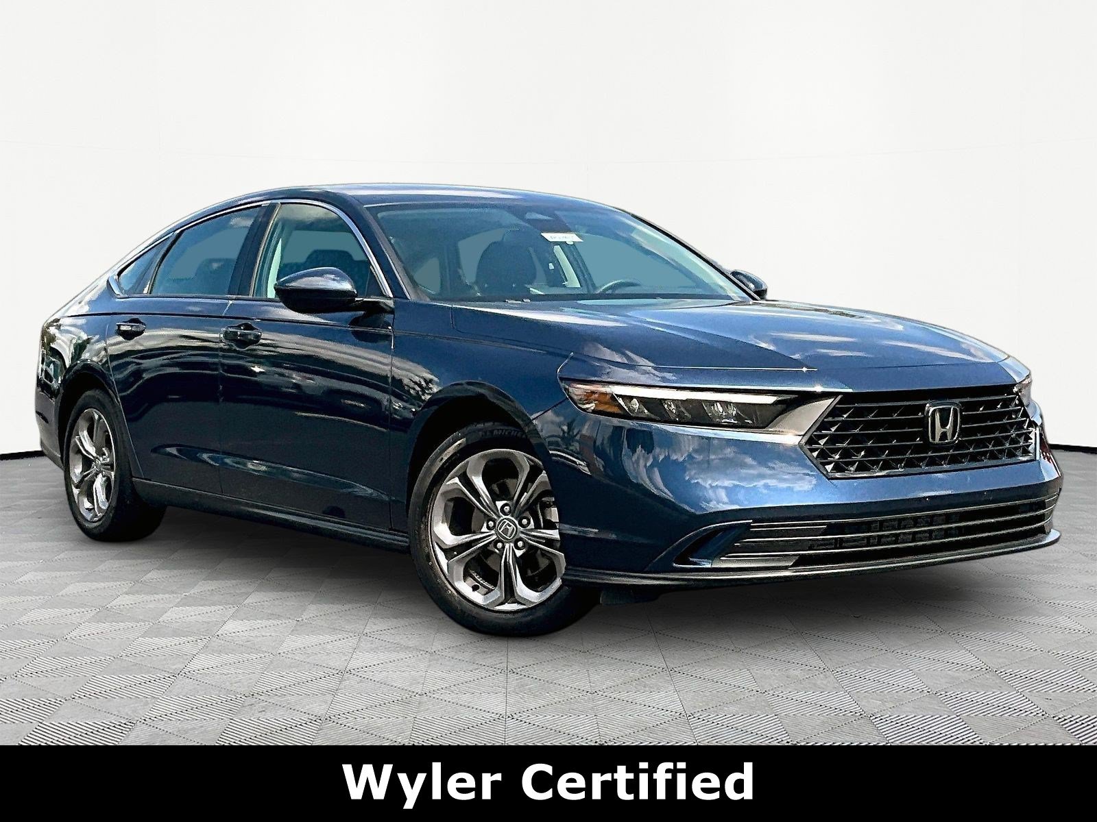 Used 2024 Honda Accord EX image 3