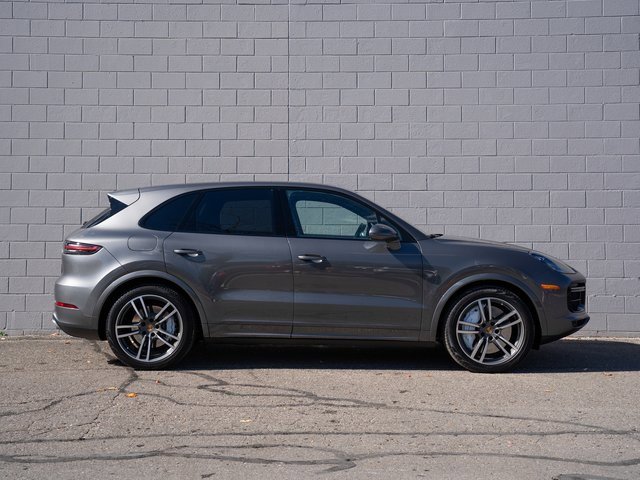 Certified 2022 Porsche Cayenne Turbo image 8