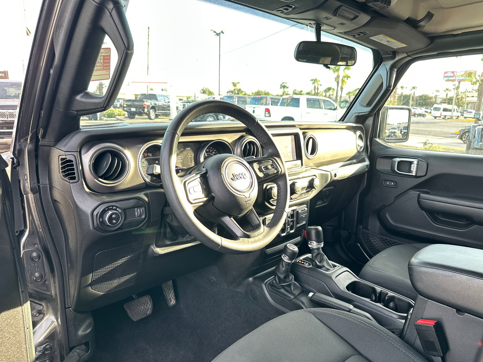 Used 2023 Jeep Gladiator Sport AWD/4WD image 11