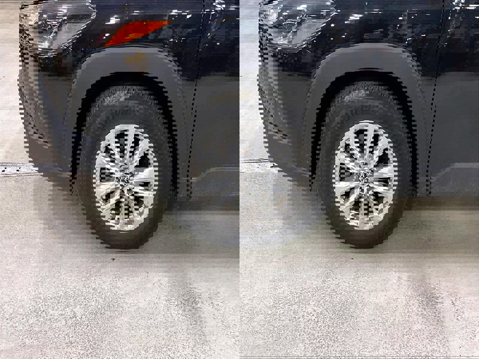 Certified 2024 Toyota Corolla Cross LE image 4