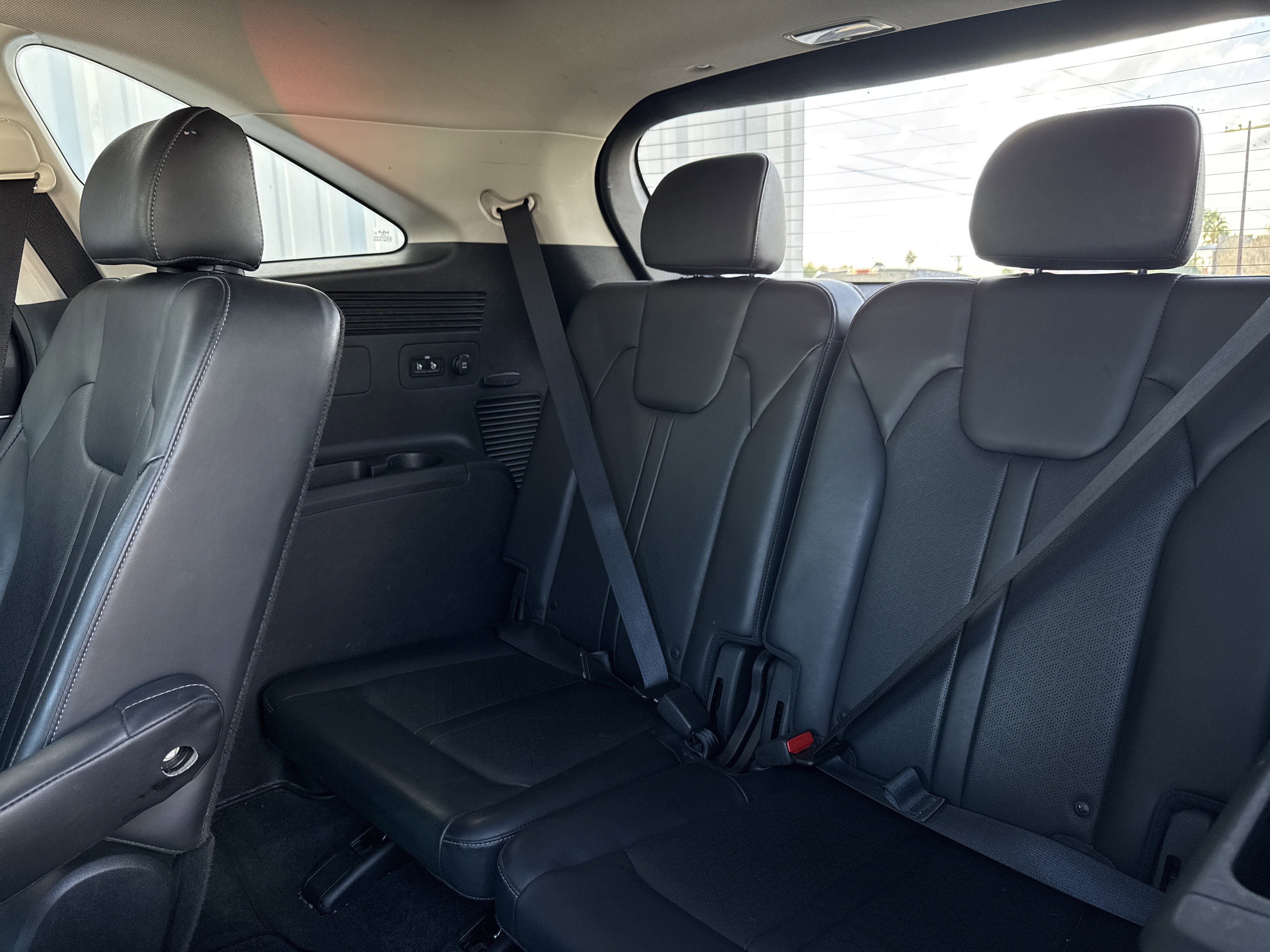 Used 2023 Kia Sorento SX image 15