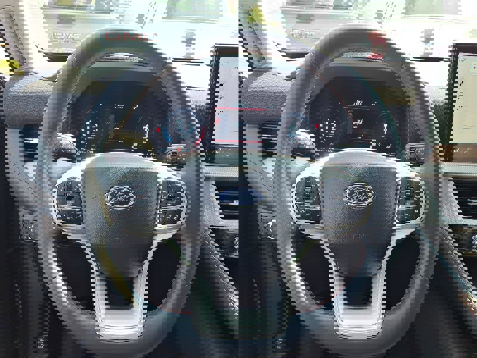 Used 2025 Ford Explorer Active w/ Active Comfort Package image 8