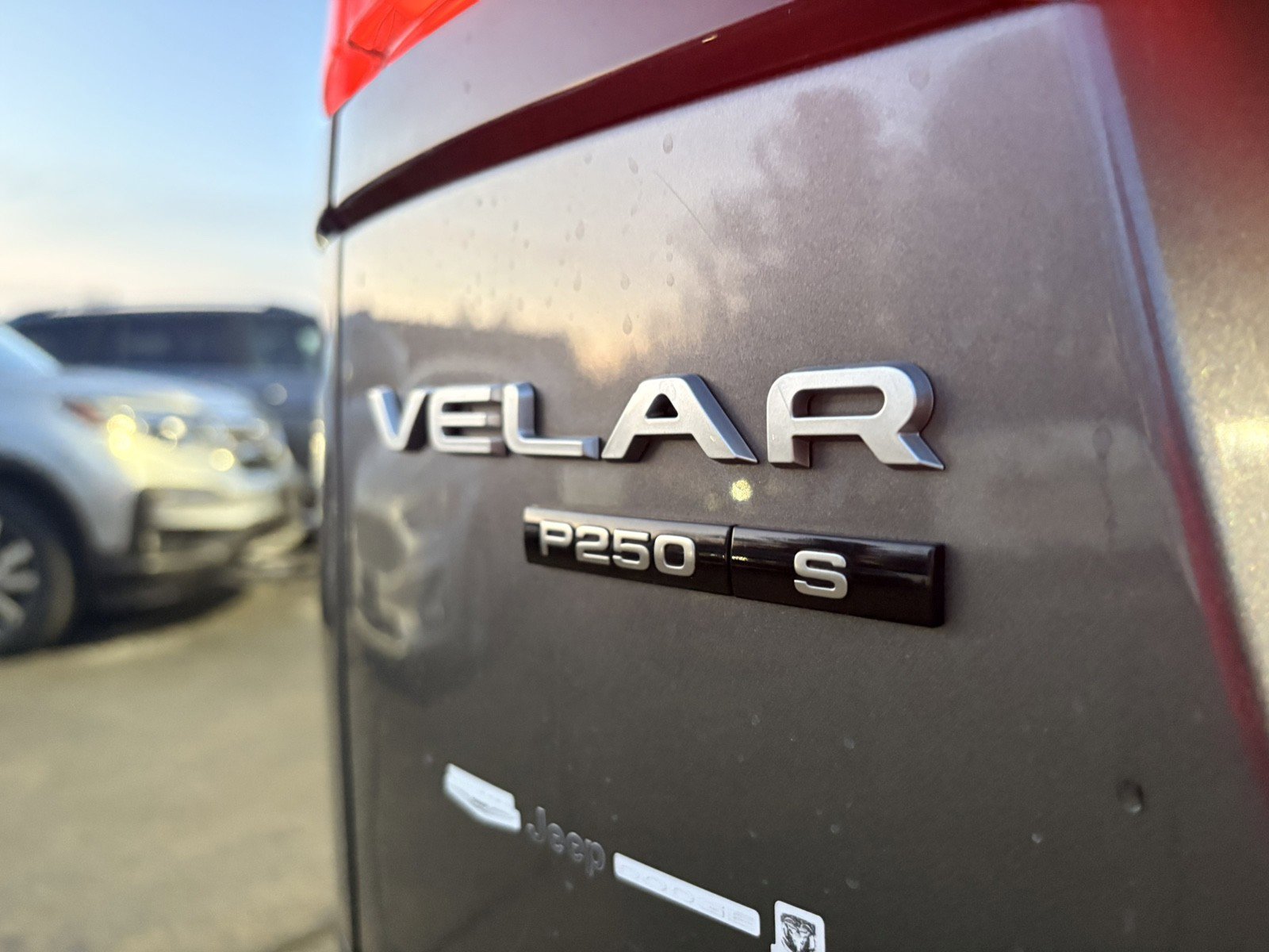 Used 2018 Land Rover Range Rover Velar S image 10