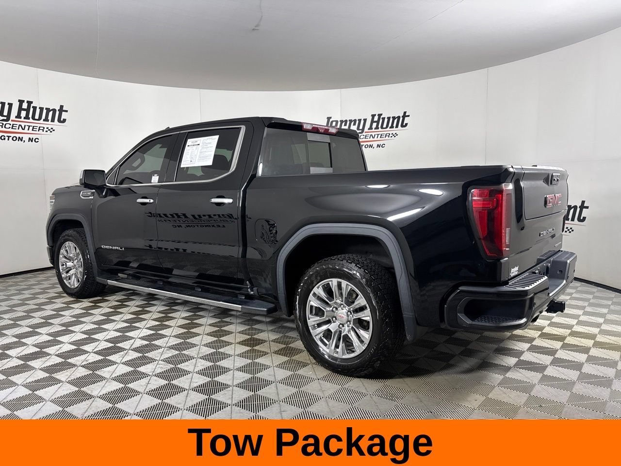 Used 2022 GMC Sierra 1500 Denali w/ Technology Package AWD/4WD image 9
