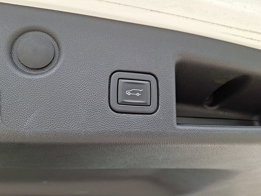 Used 2023 Chevrolet Equinox LT AWD/4WD image 28