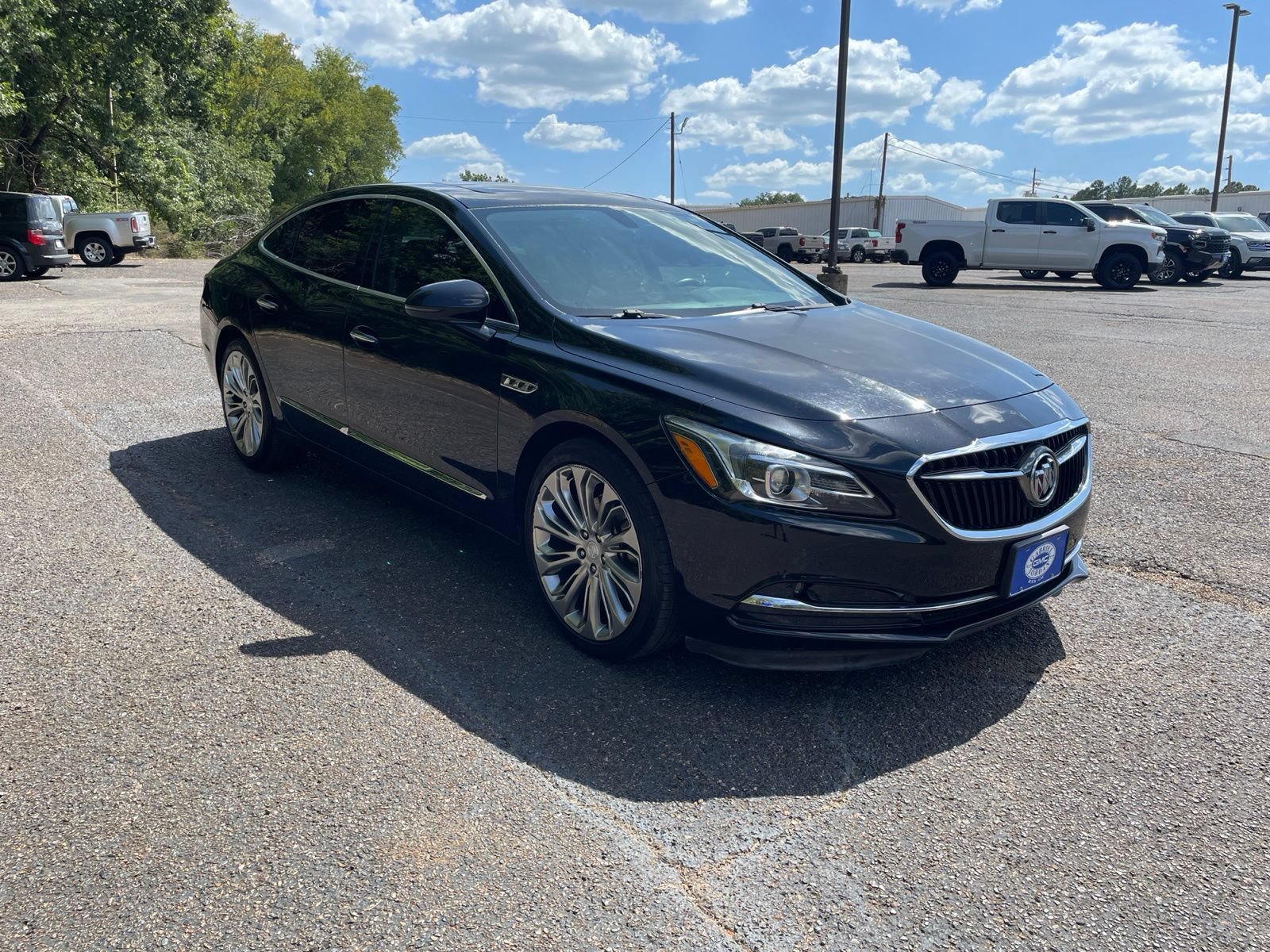 Used 2017 Buick LaCrosse Essence w/ Sun and Shade Package FWD image 9