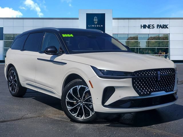 Certified 2024 Lincoln Nautilus Reserve w/ Equipment Group 202A AWD/4WD image 1