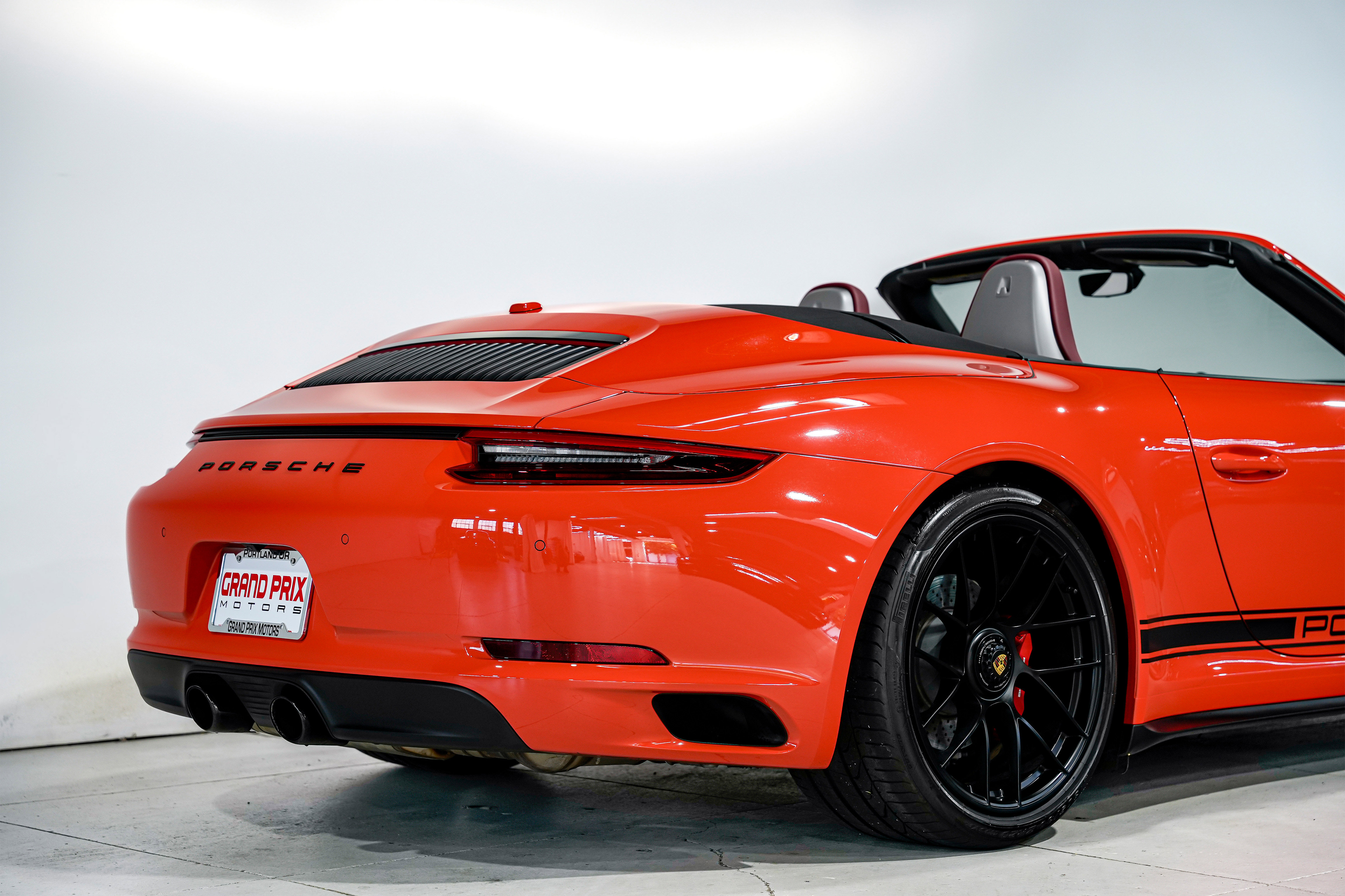 Used 2018 Porsche 911 Carrera GTS image 40
