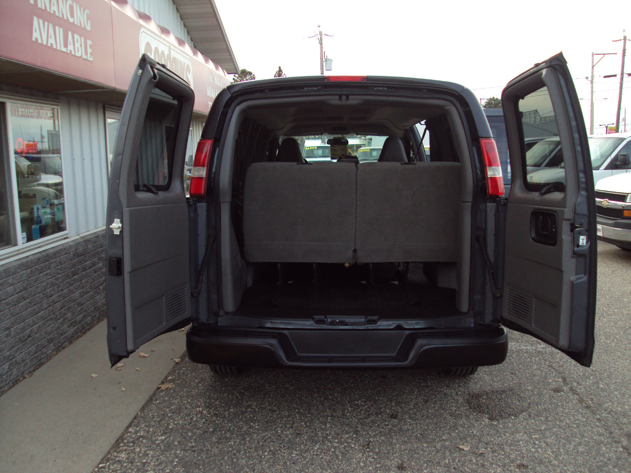 Used 2017 Chevrolet Express 2500 LS image 7