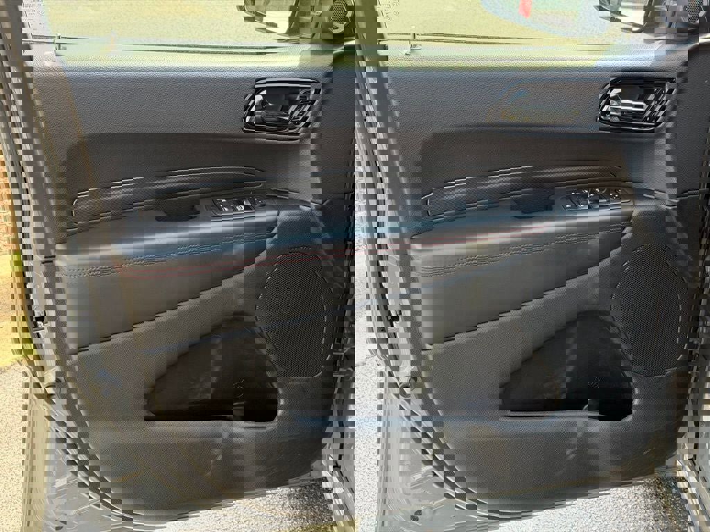 Used 2024 Dodge Durango GT image 29