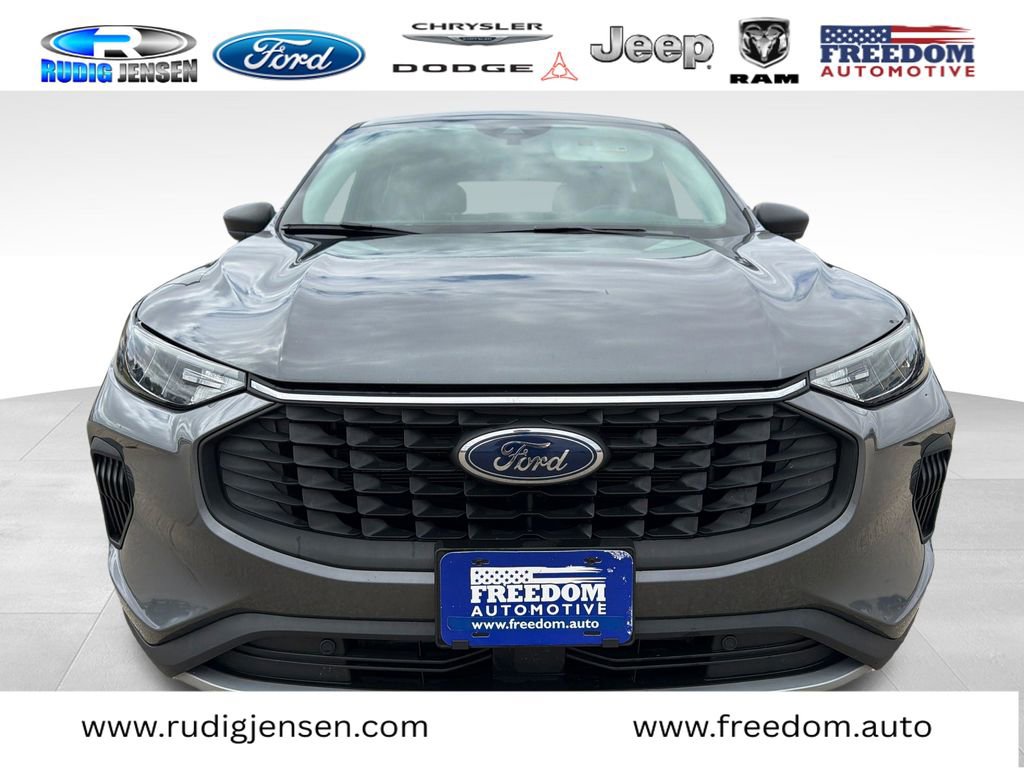 Used 2024 Ford Escape Active w/ Cold Weather Package FWD image 8