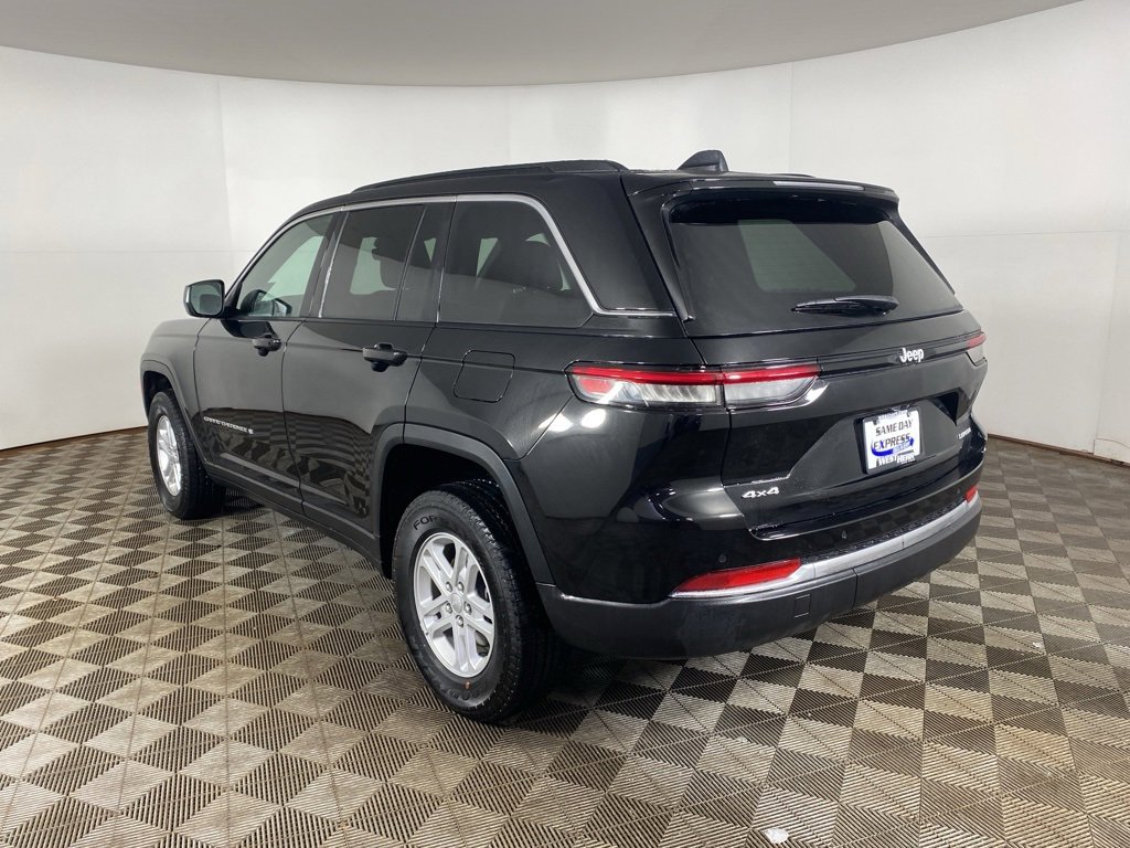 Used 2025 Jeep Grand Cherokee Laredo w/ Luxury Tech Group I image 13