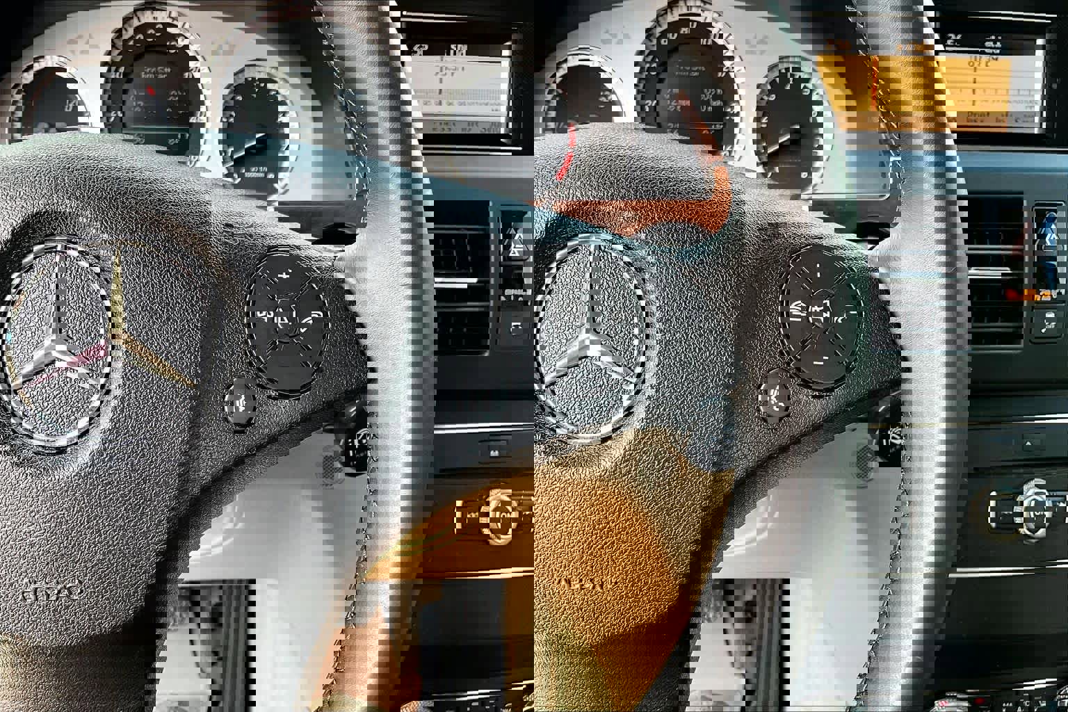 Used 2012 Mercedes-Benz GLK 350 2WD image 24